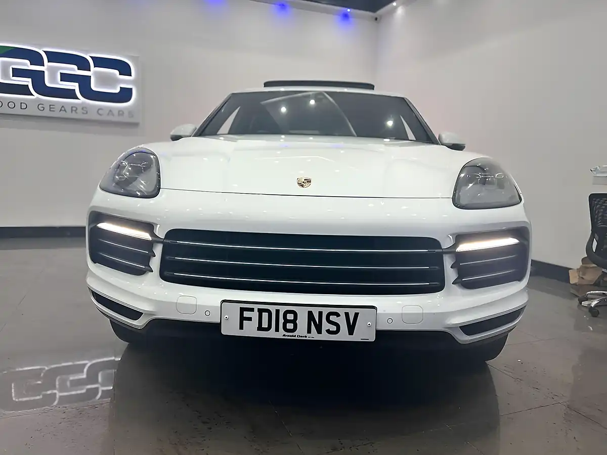 Used 2018 Porsche Cayenne S White - Interior and Exterior details 9