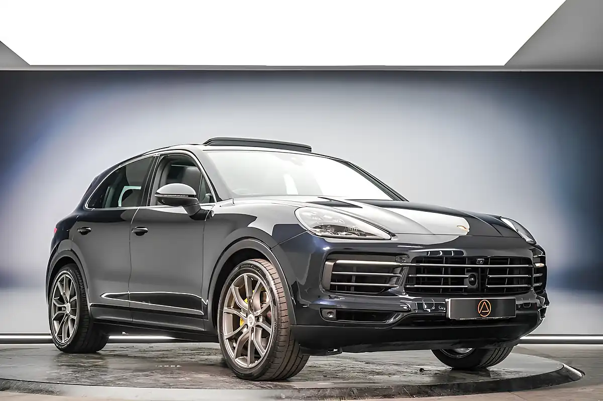 Used 2018 Porsche Cayenne Tiptronic S Moonlight Blue - Interior and Exterior details 4
