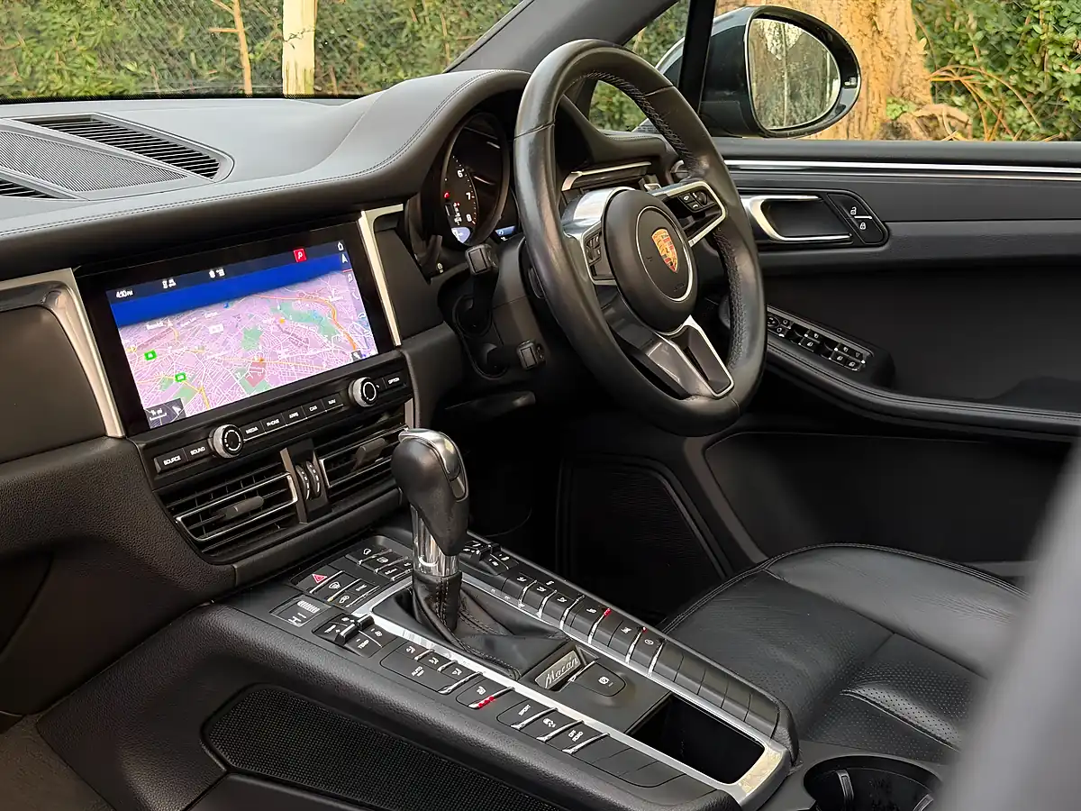 Used 2018 Porsche Macan Black - Interior and Exterior details 11