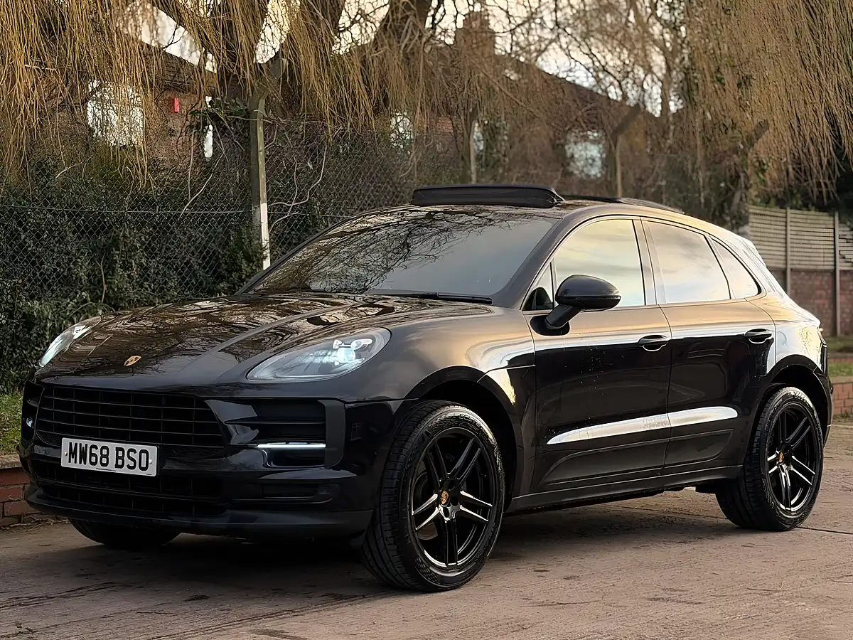 Used 2018 Porsche Macan Black - Interior and Exterior details 8