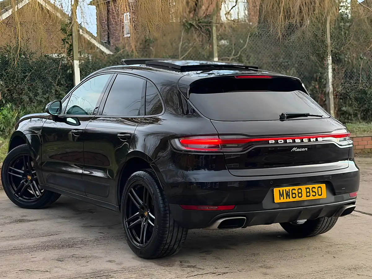 Used 2018 Porsche Macan Black - Interior and Exterior details 9
