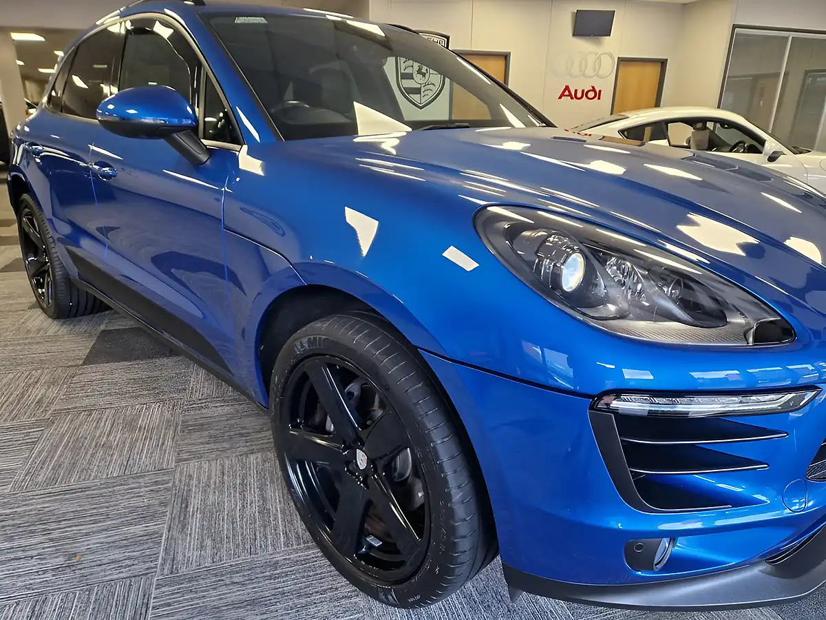 Used 2018 Porsche Macan Blue - Interior and Exterior details 10