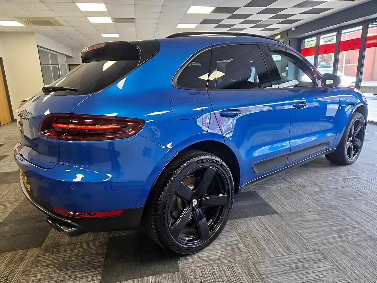 Used 2018 Porsche Macan Blue - Interior and Exterior details 3