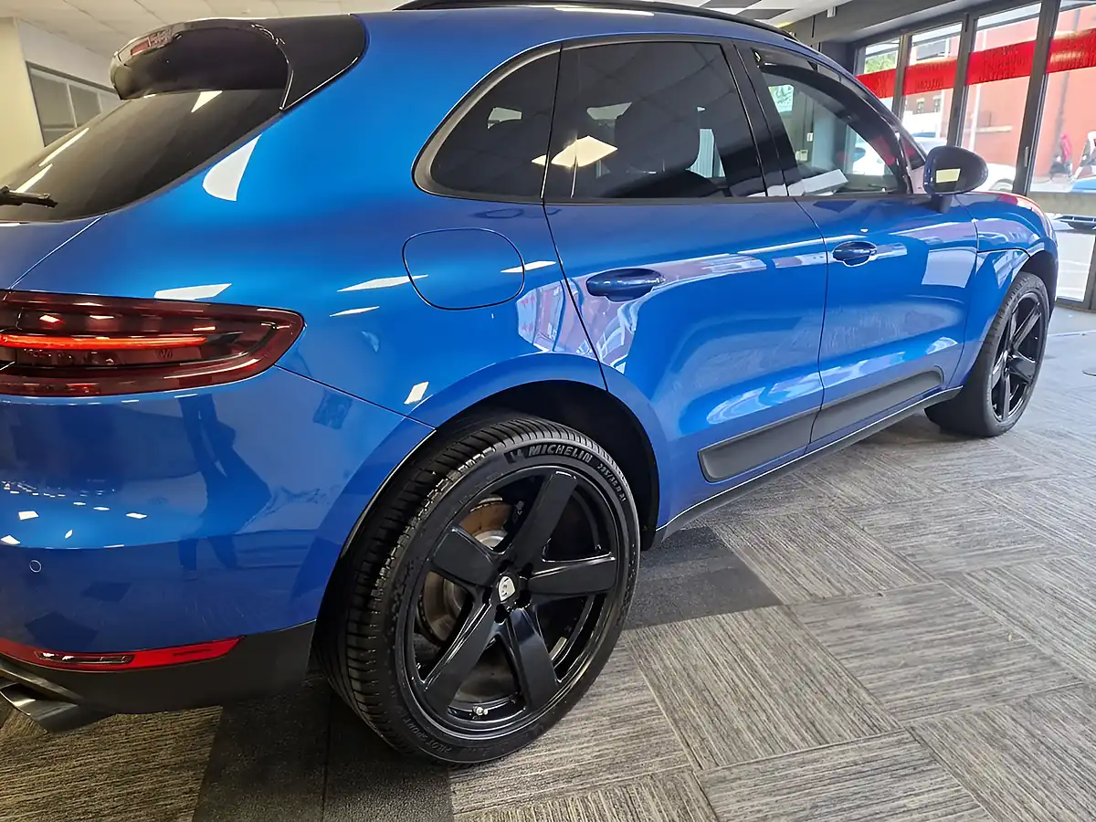 Used 2018 Porsche Macan Blue - Interior and Exterior details 7