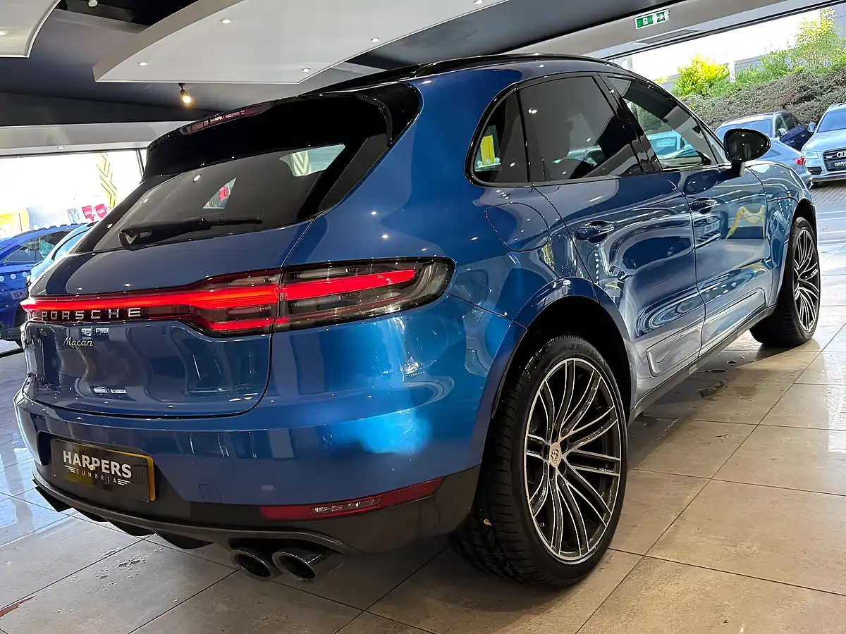Used 2018 Porsche Macan Blue - Interior and Exterior details 10