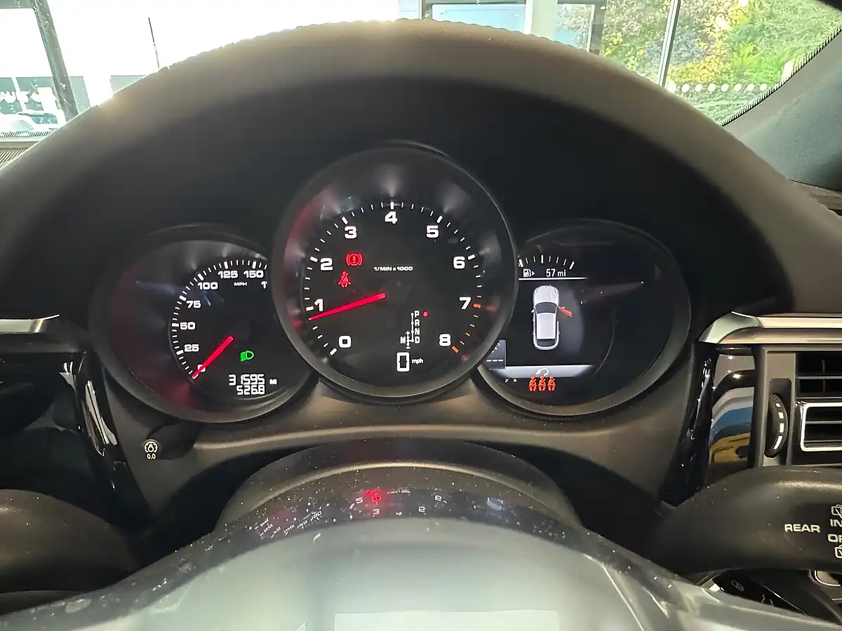 Used 2018 Porsche Macan Blue - Interior and Exterior details 18