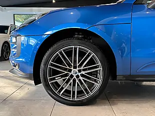 Used 2018 Porsche Macan Blue - Interior and Exterior details 4