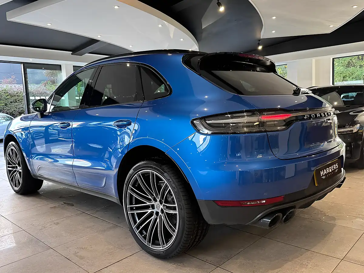 Used 2018 Porsche Macan Blue - Interior and Exterior details 7