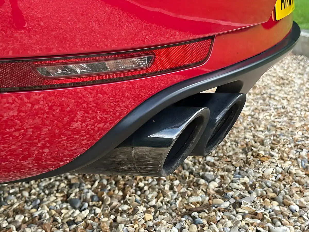 Used 2018 Porsche Macan Gts Carmine Red - Interior and Exterior details 9