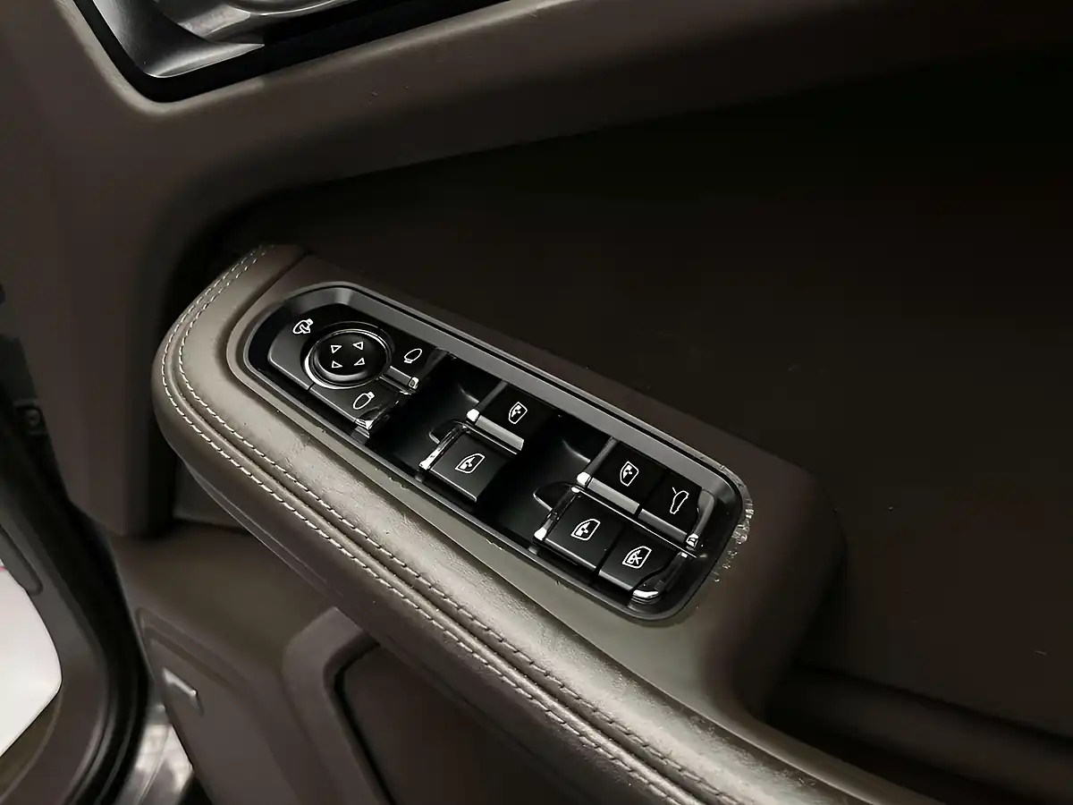 Used 2018 Porsche Macan S Grey - Interior and Exterior details 11