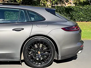 Used 2018 Porsche Panamera 4 Sport Turismo Grey - Interior and Exterior details 10