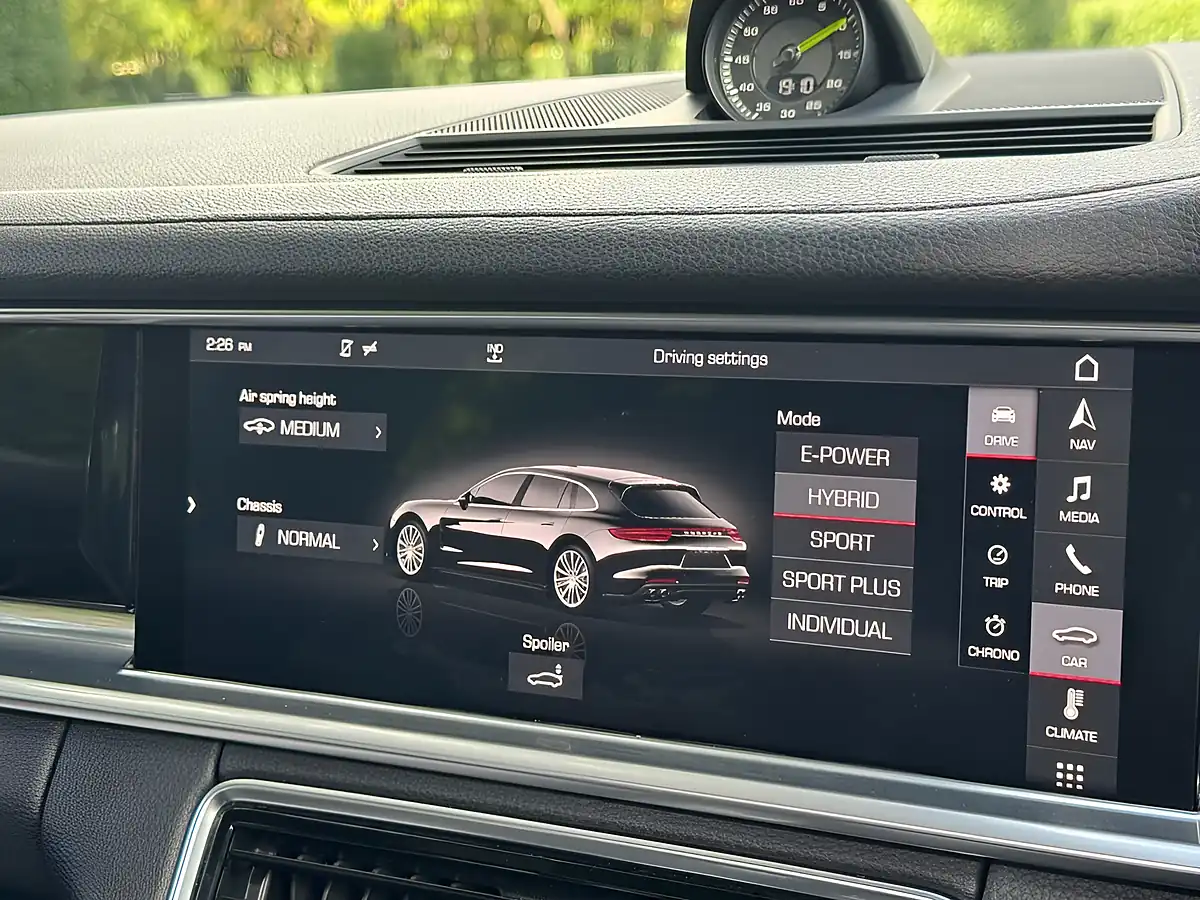 Used 2018 Porsche Panamera 4 Sport Turismo Grey - Interior and Exterior details 20
