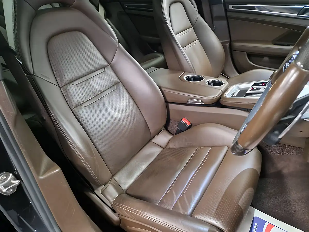 Used 2018 Porsche Panamera Sport Turismo Grey - Interior and Exterior details 17