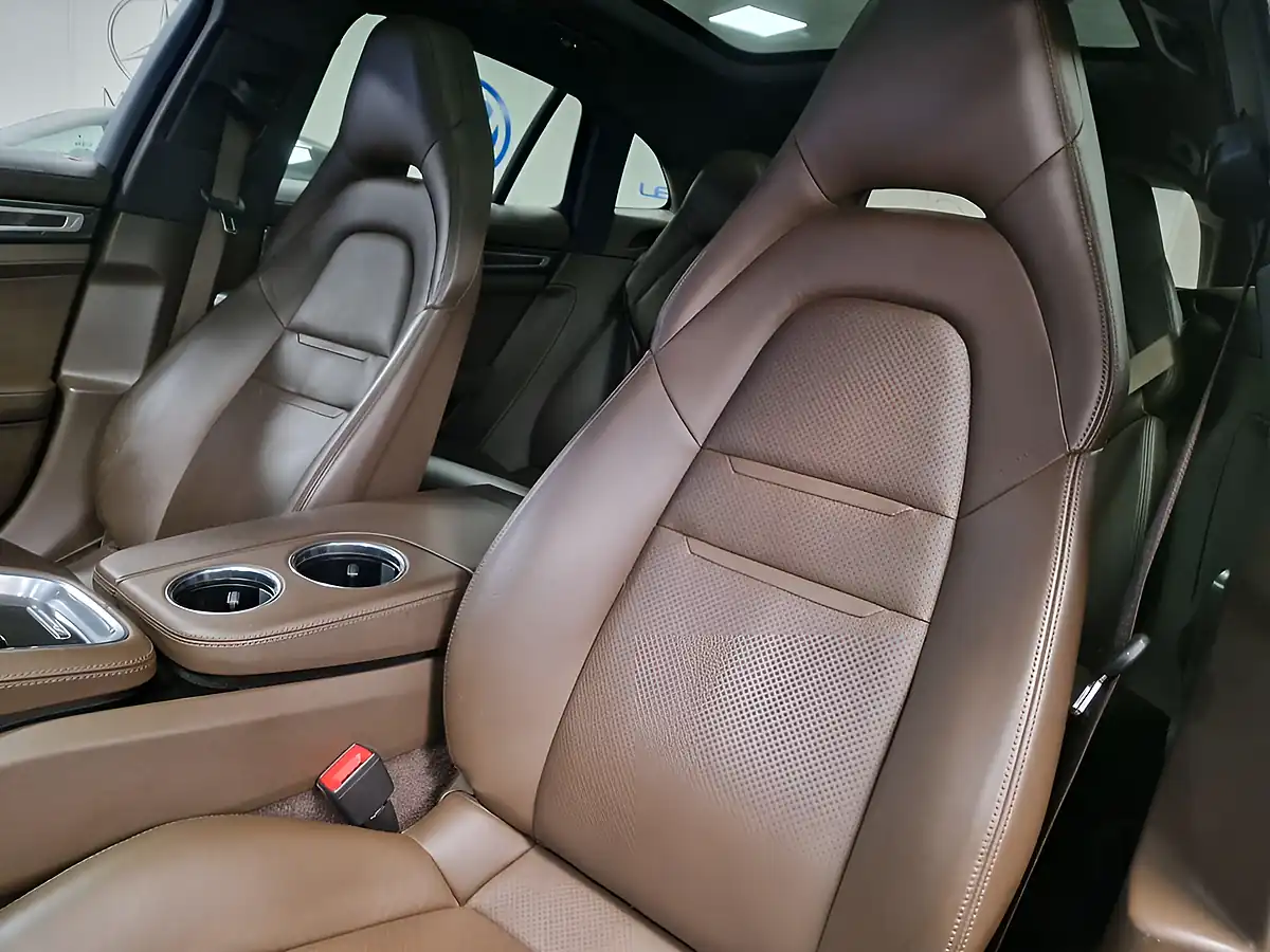 Used 2018 Porsche Panamera Sport Turismo Grey - Interior and Exterior details 20