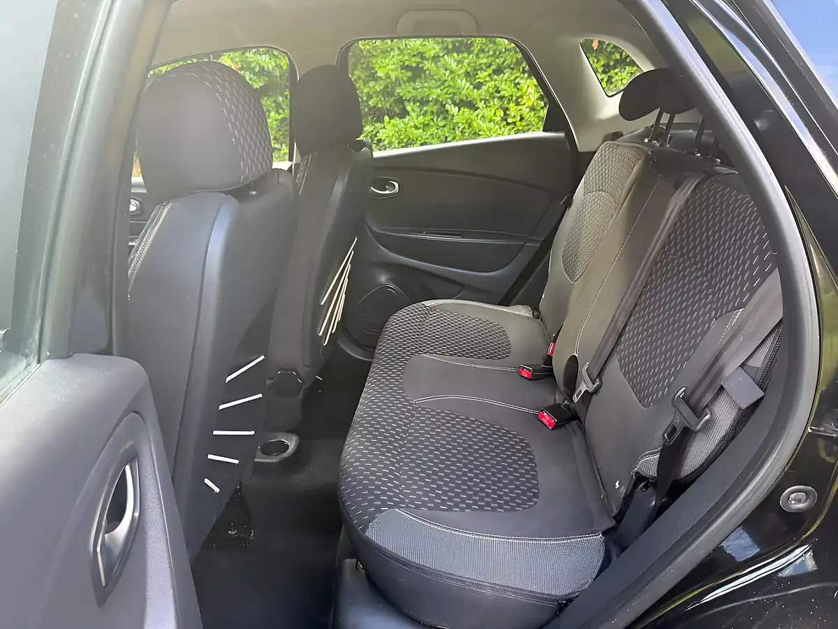 Used 2018 Renault Captur Dynamique Nav Black - Interior and Exterior details 10