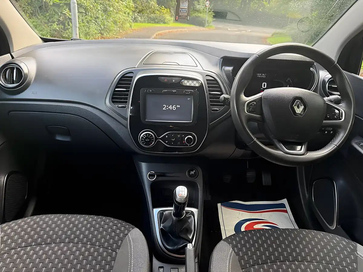 Used 2018 Renault Captur Dynamique Nav Black - Interior and Exterior details 11