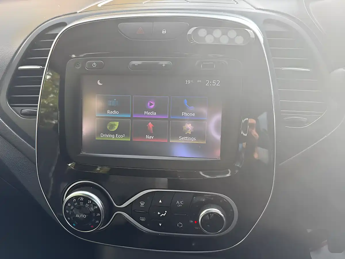 Used 2018 Renault Captur Dynamique Nav Black - Interior and Exterior details 12