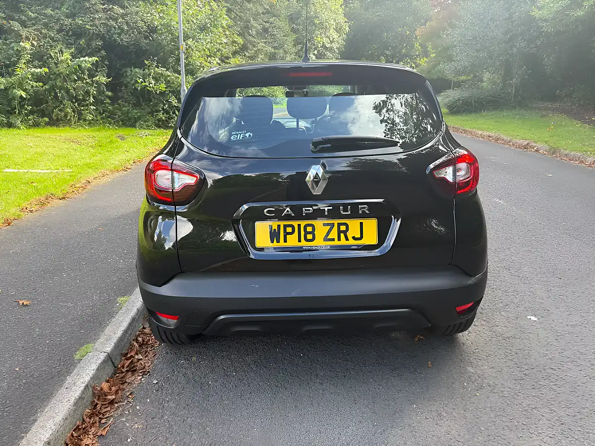 Used 2018 Renault Captur Dynamique Nav Black - Interior and Exterior details 4