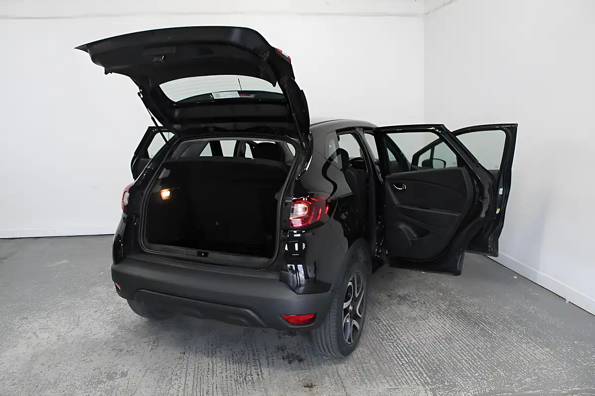 Used 2018 Renault Captur Dynamique Nav Black - Interior and Exterior details 10