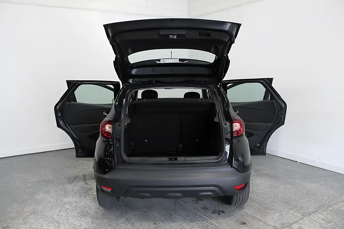 Used 2018 Renault Captur Dynamique Nav Black - Interior and Exterior details 11