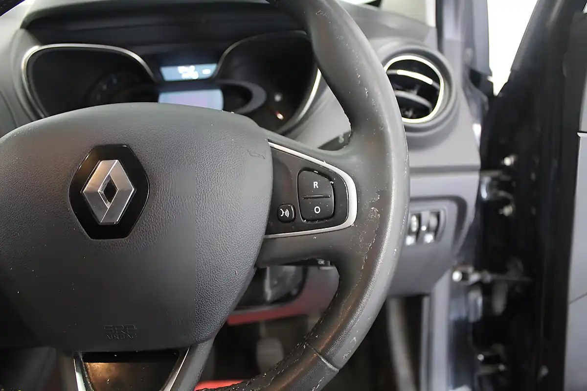 Used 2018 Renault Captur Dynamique Nav Black - Interior and Exterior details 16