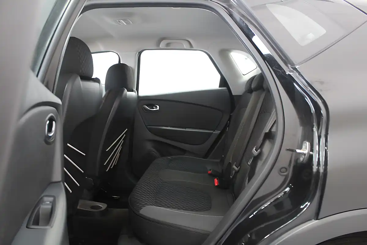 Used 2018 Renault Captur Dynamique Nav Black - Interior and Exterior details 18