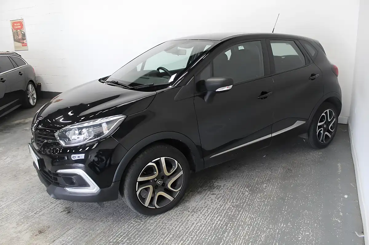 Used 2018 Renault Captur Dynamique Nav Black - Interior and Exterior details 4