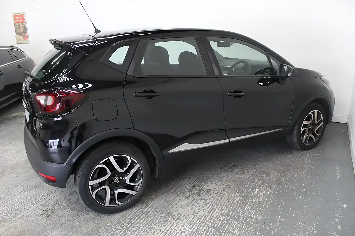 Used 2018 Renault Captur Dynamique Nav Black - Interior and Exterior details 8