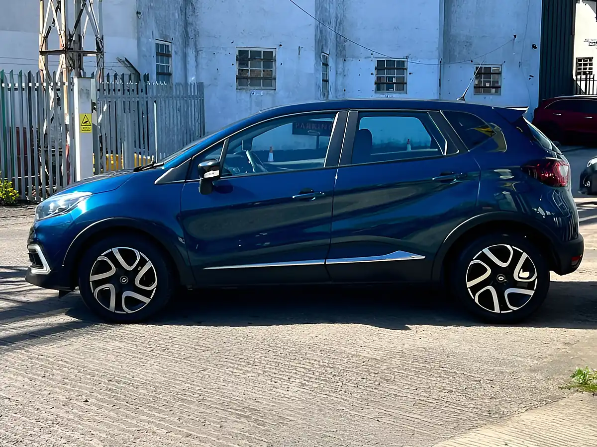 Used 2018 Renault Captur Dynamique Nav Blue - Interior and Exterior details 10