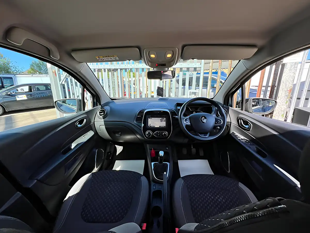 Used 2018 Renault Captur Dynamique Nav Blue - Interior and Exterior details 13