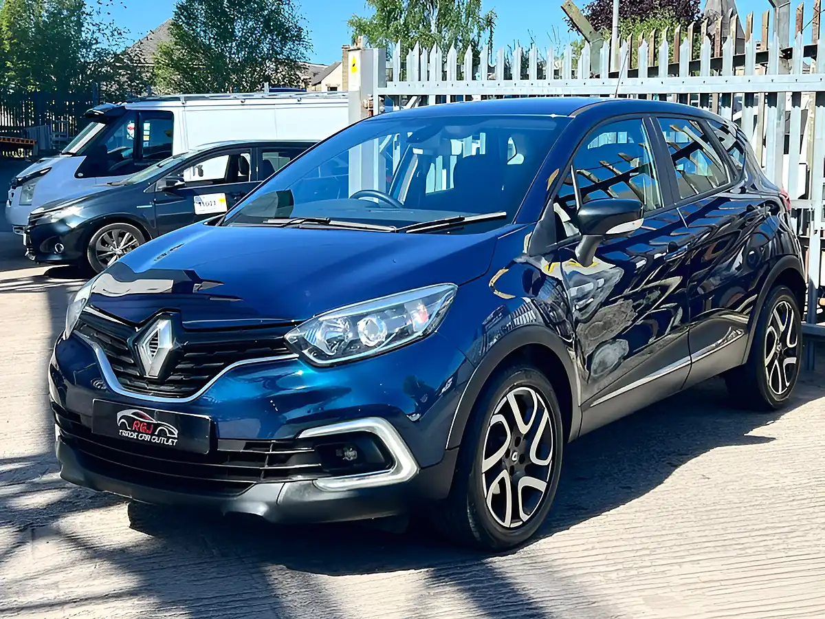 Used 2018 Renault Captur Dynamique Nav Blue - Interior and Exterior details 3