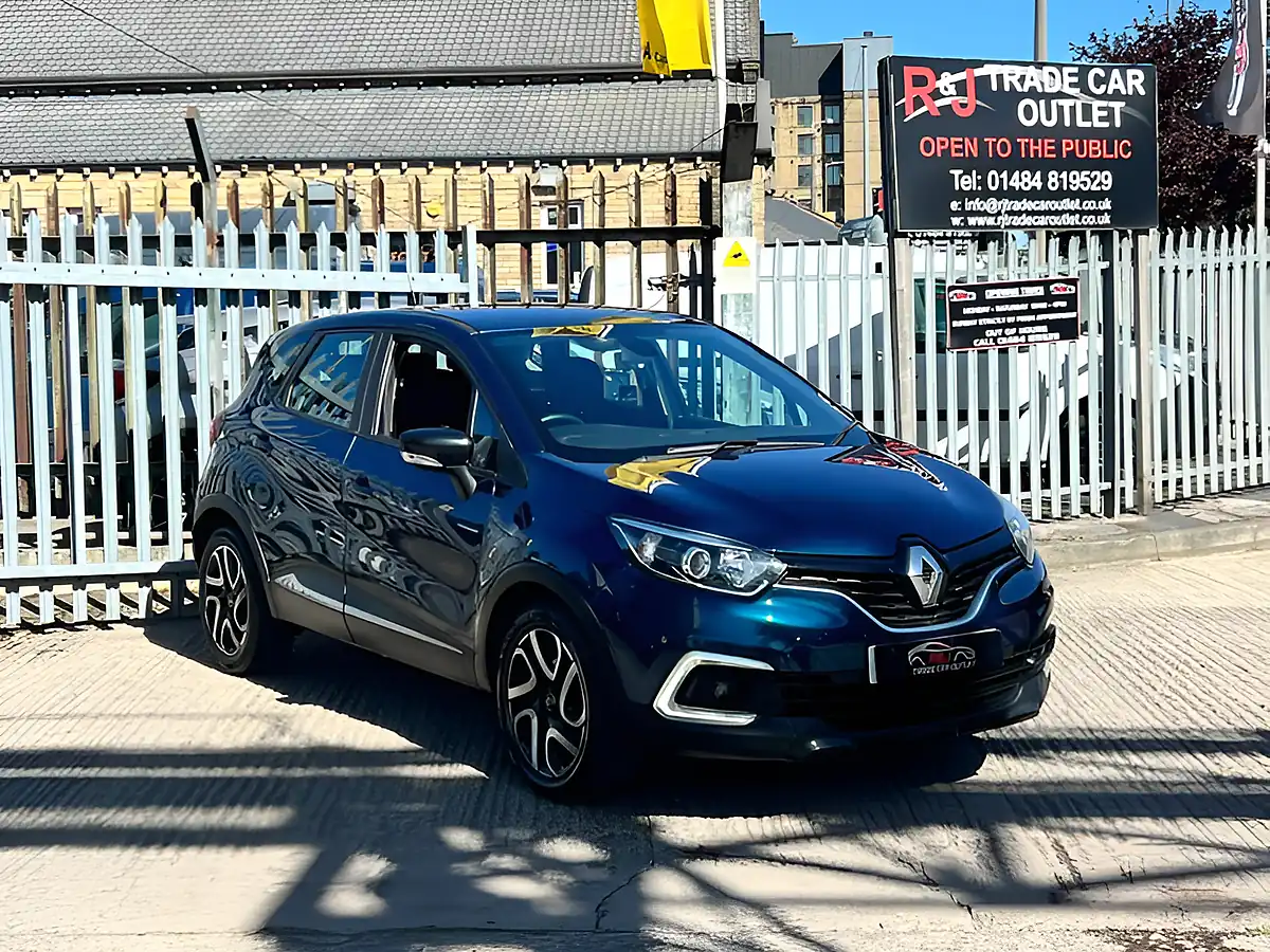 Used 2018 Renault Captur Dynamique Nav Blue - Interior and Exterior details 4