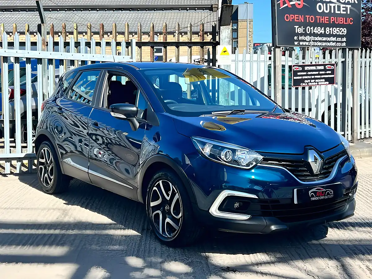 Used 2018 Renault Captur Dynamique Nav Blue - Interior and Exterior details 5