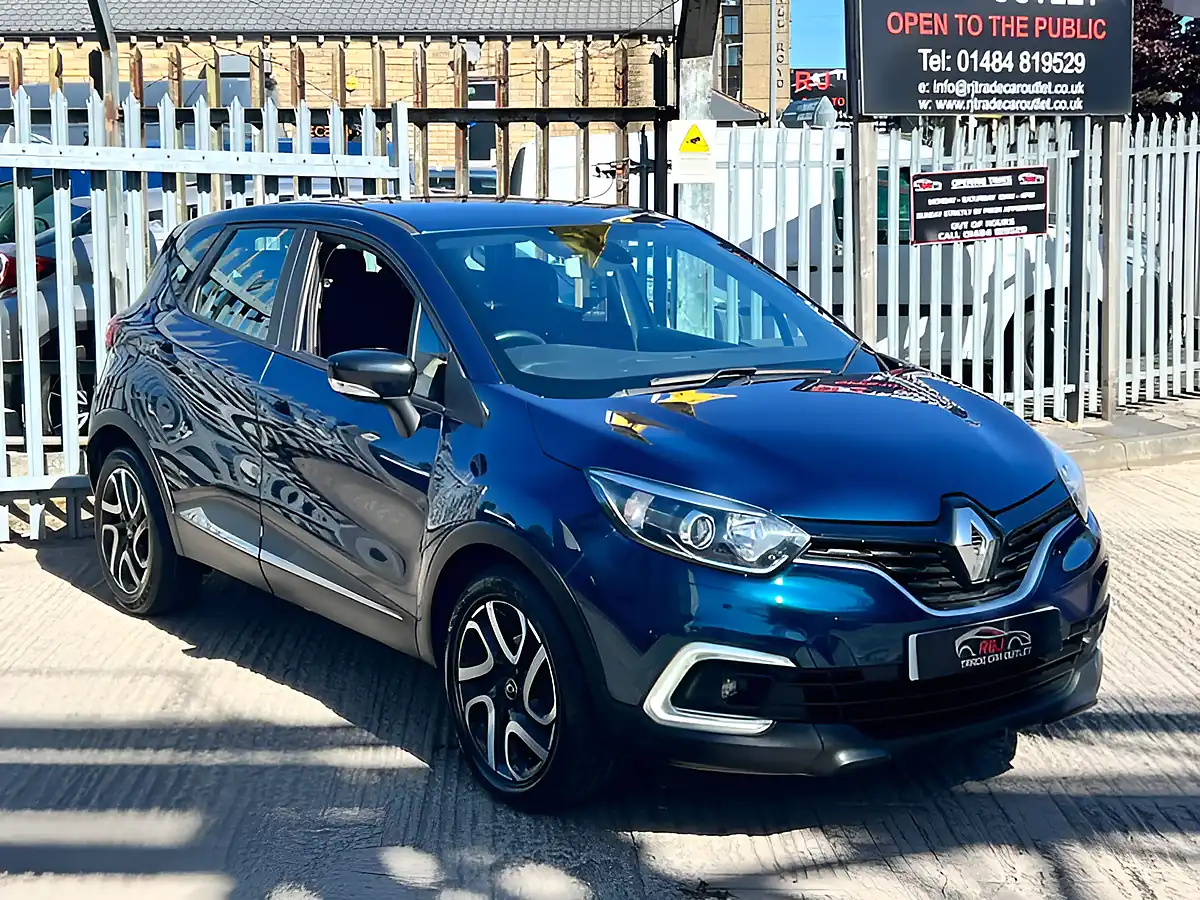 Used 2018 Renault Captur Dynamique Nav Blue - Interior and Exterior details 6