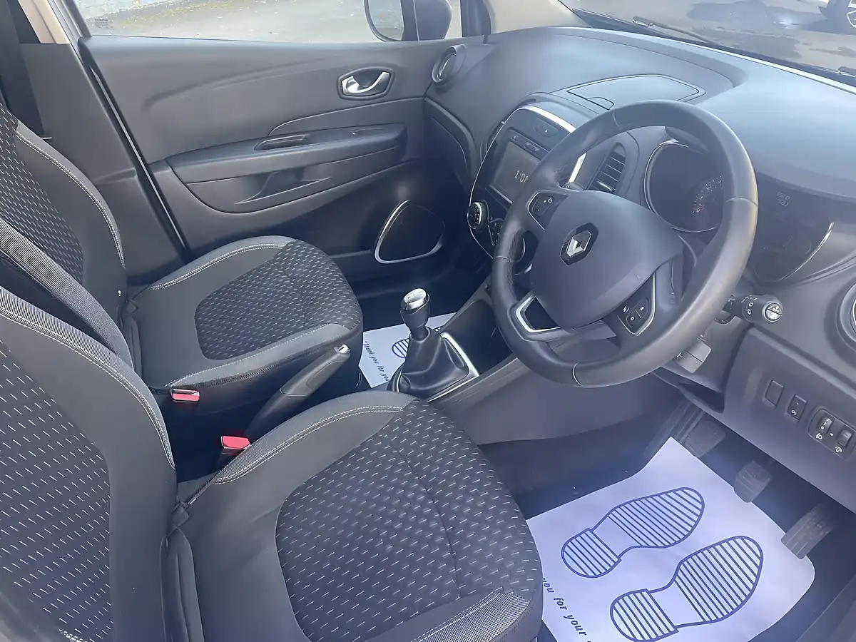 Used 2018 Renault Captur Dynamique Nav Grey - Interior and Exterior details 10