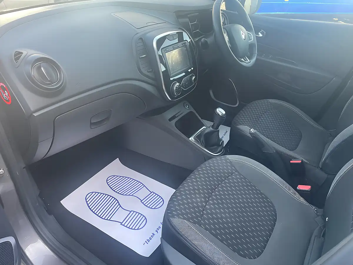 Used 2018 Renault Captur Dynamique Nav Grey - Interior and Exterior details 16
