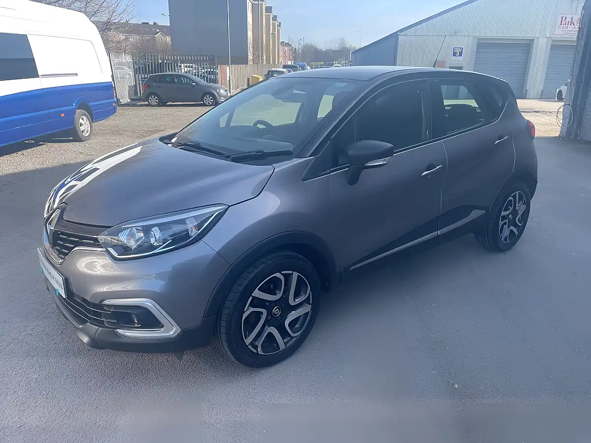 Used 2018 Renault Captur Dynamique Nav Grey - Interior and Exterior details 3