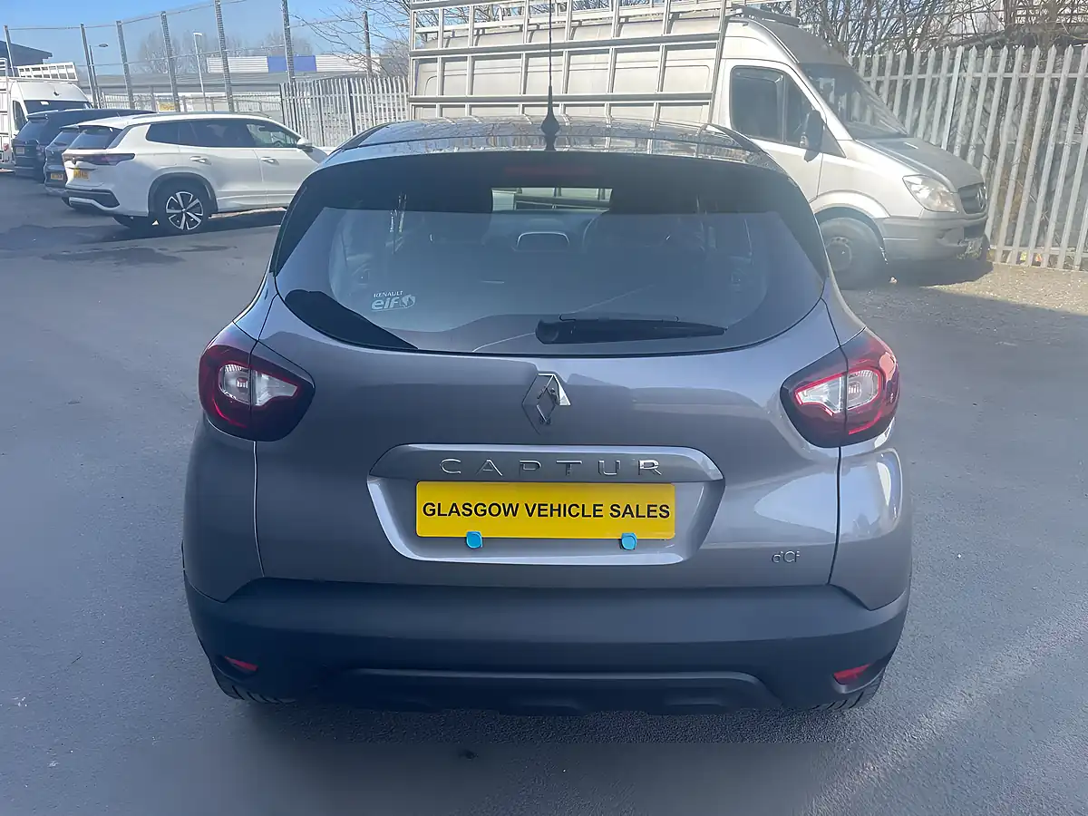 Used 2018 Renault Captur Dynamique Nav Grey - Interior and Exterior details 5