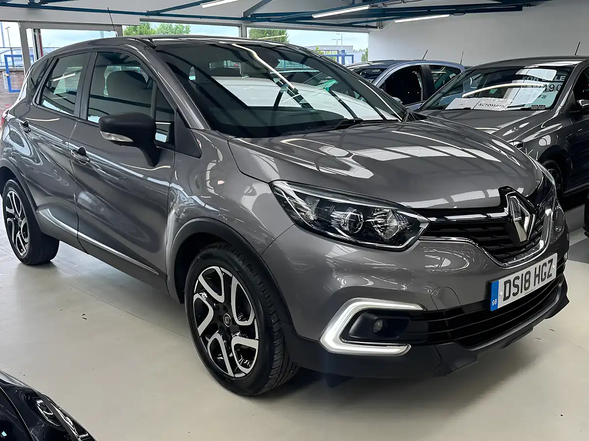 Used 2018 Renault Captur Dynamique Nav Grey - Front View