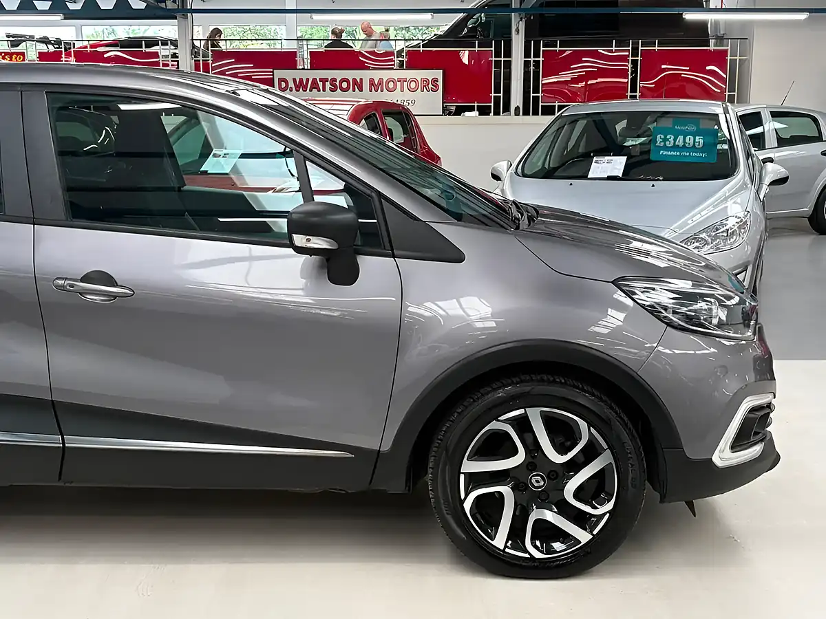 Used 2018 Renault Captur Dynamique Nav Grey - Interior and Exterior details 12
