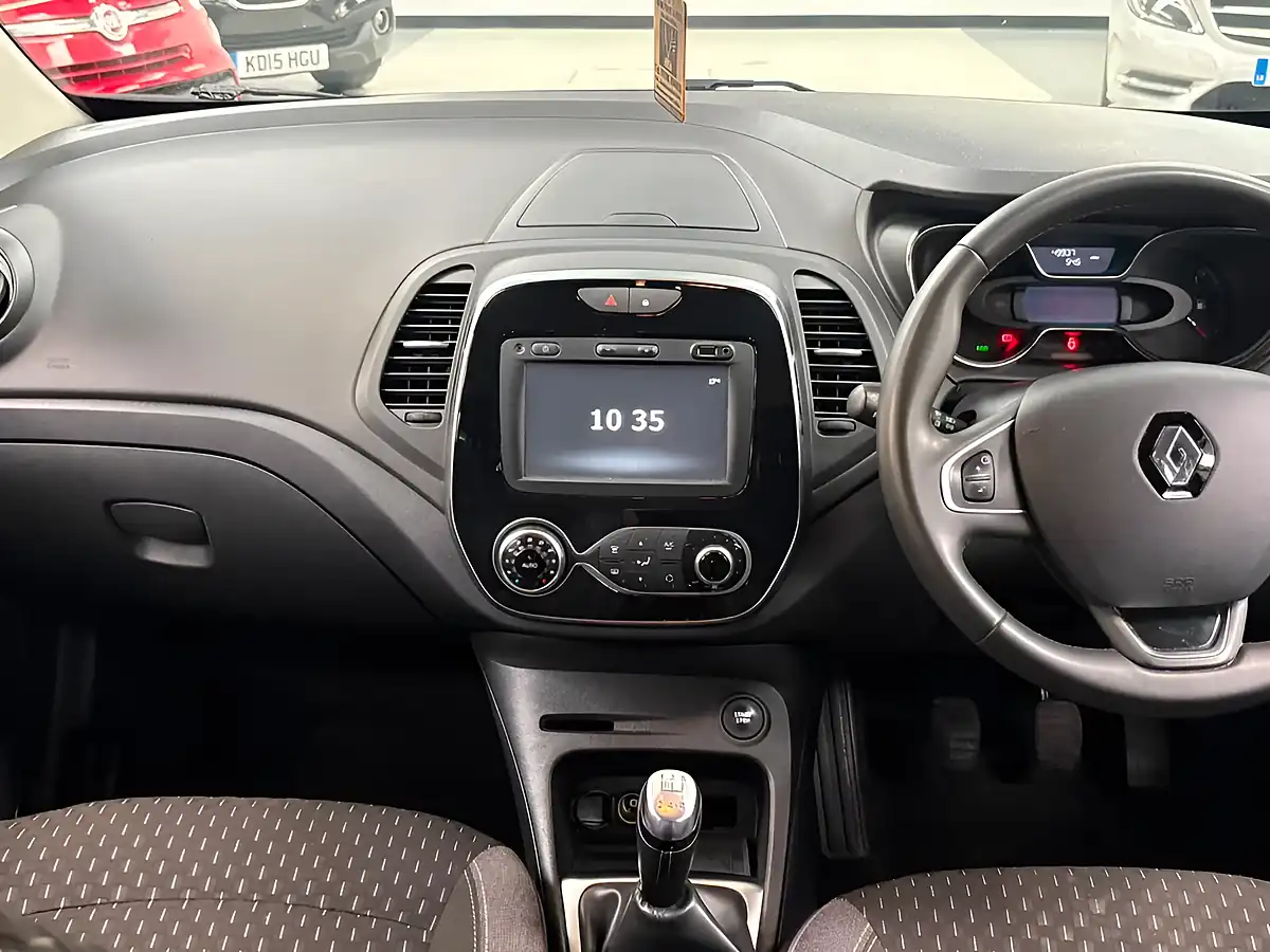 Used 2018 Renault Captur Dynamique Nav Grey - Interior and Exterior details 14