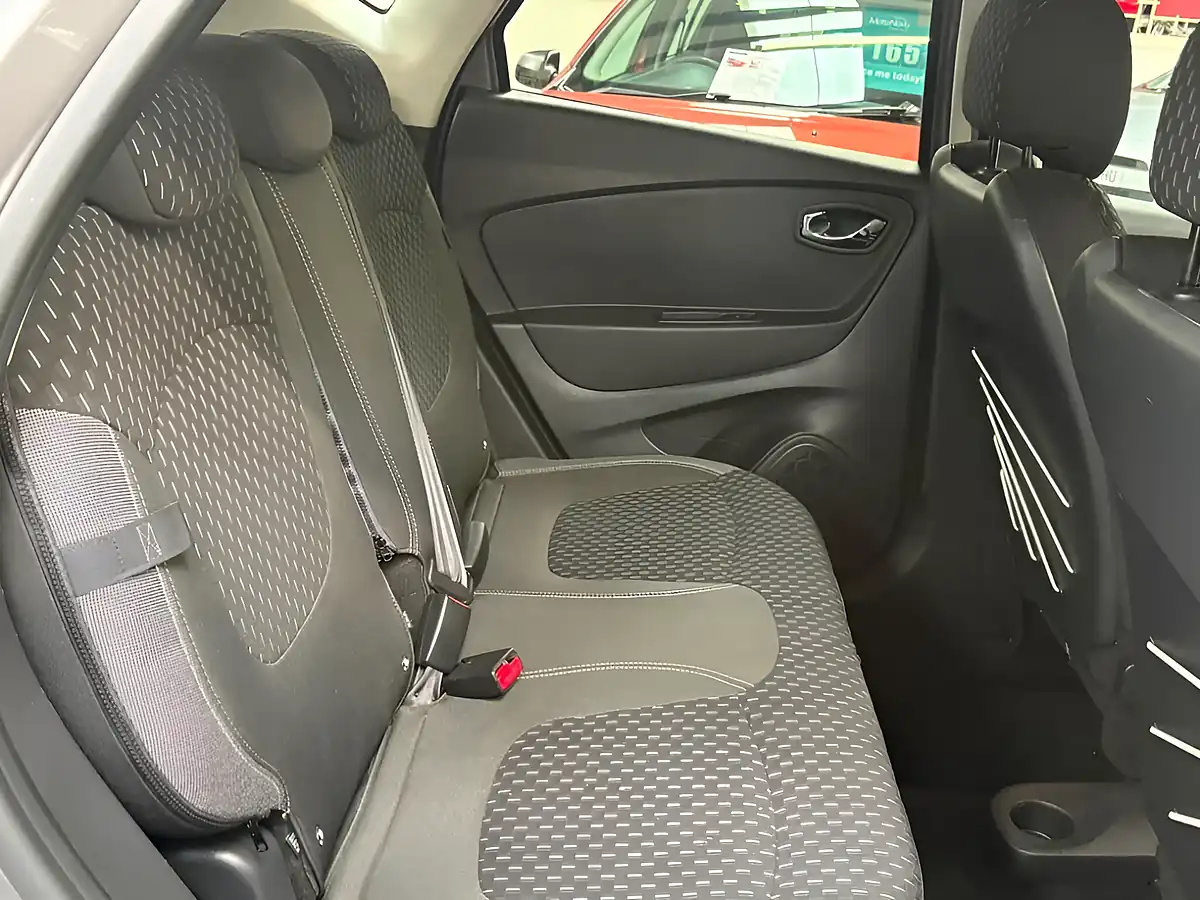 Used 2018 Renault Captur Dynamique Nav Grey - Interior and Exterior details 17