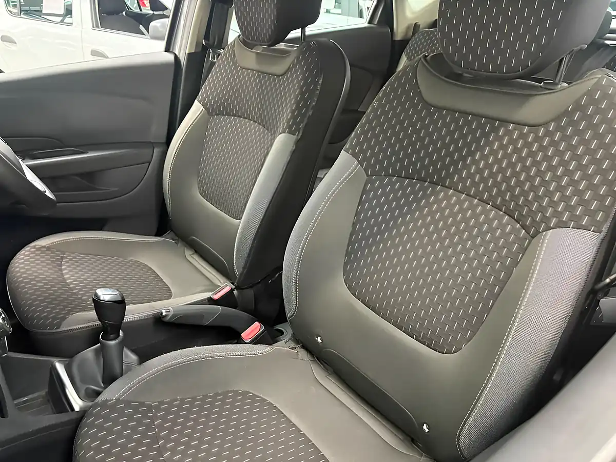 Used 2018 Renault Captur Dynamique Nav Grey - Interior and Exterior details 20