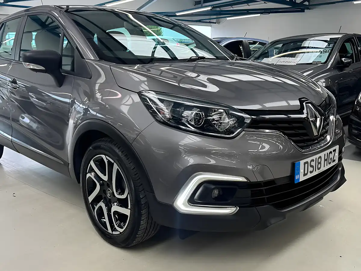 Used 2018 Renault Captur Dynamique Nav Grey - Interior and Exterior details 3