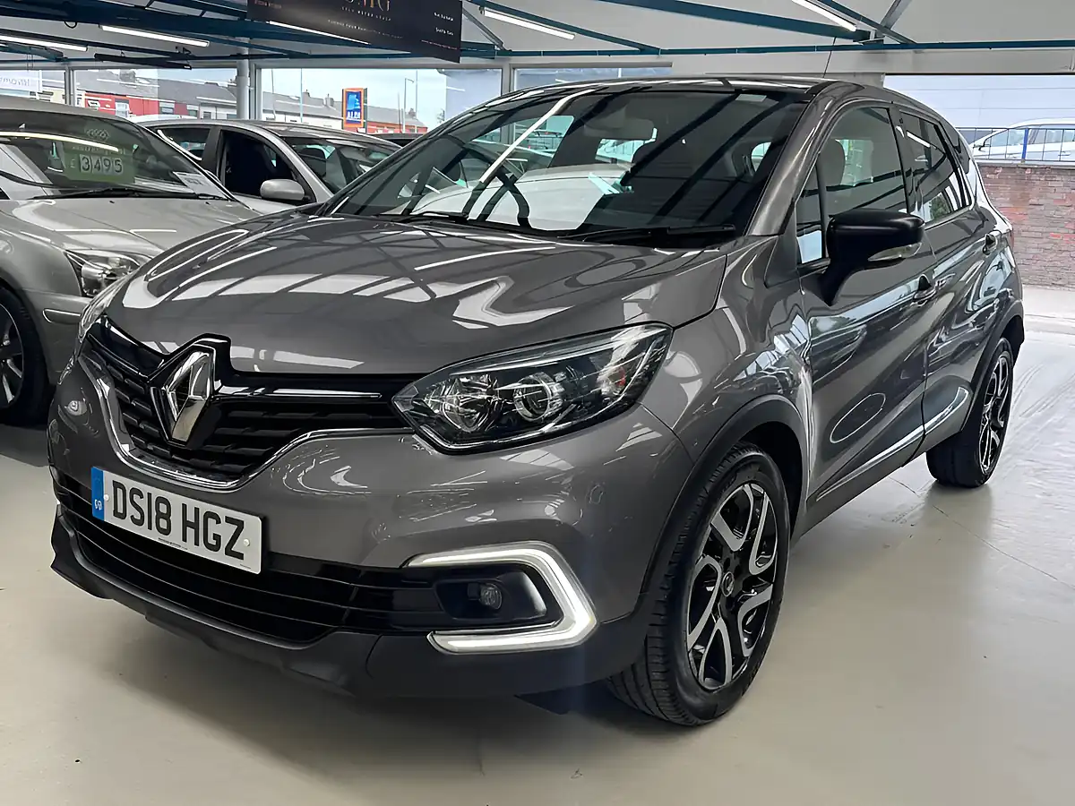 Used 2018 Renault Captur Dynamique Nav Grey - Interior and Exterior details 4