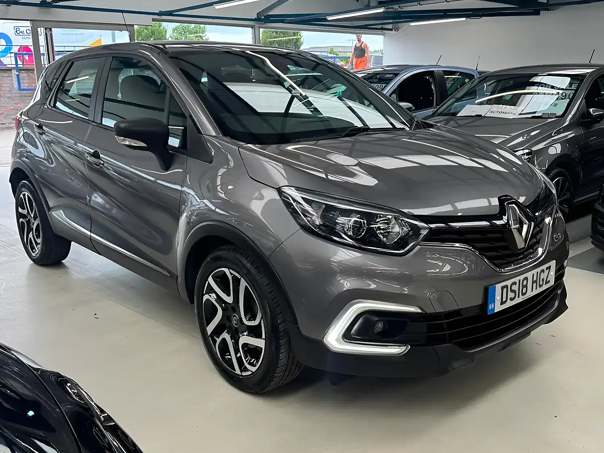 Used 2018 Renault Captur Dynamique Nav Grey - Interior and Exterior details 9