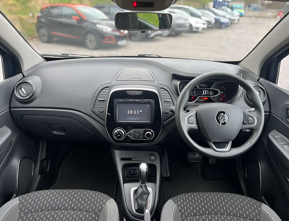 Used 2018 Renault Captur Dynamique Nav Ocean Blue - Interior and Exterior details 10