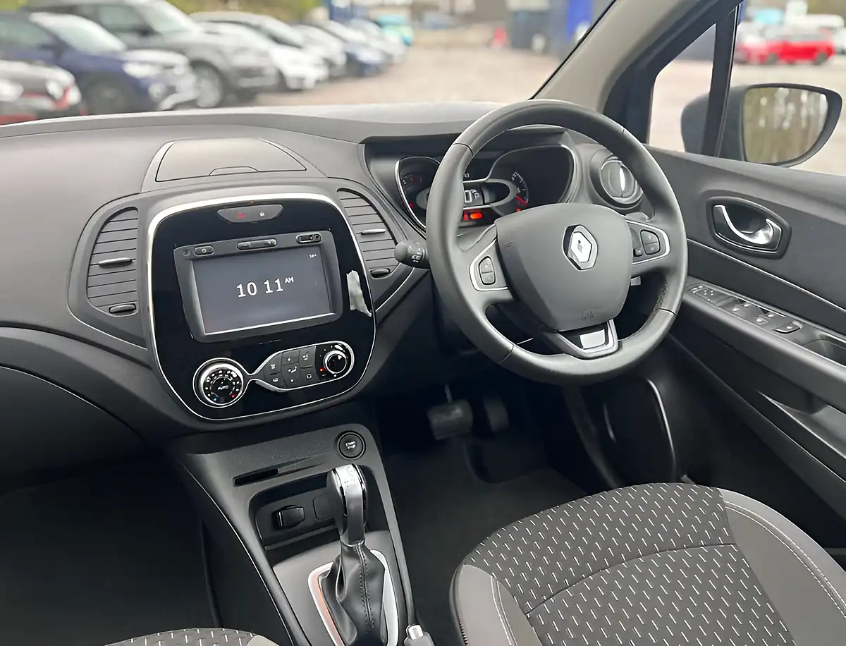 Used 2018 Renault Captur Dynamique Nav Ocean Blue - Interior and Exterior details 15