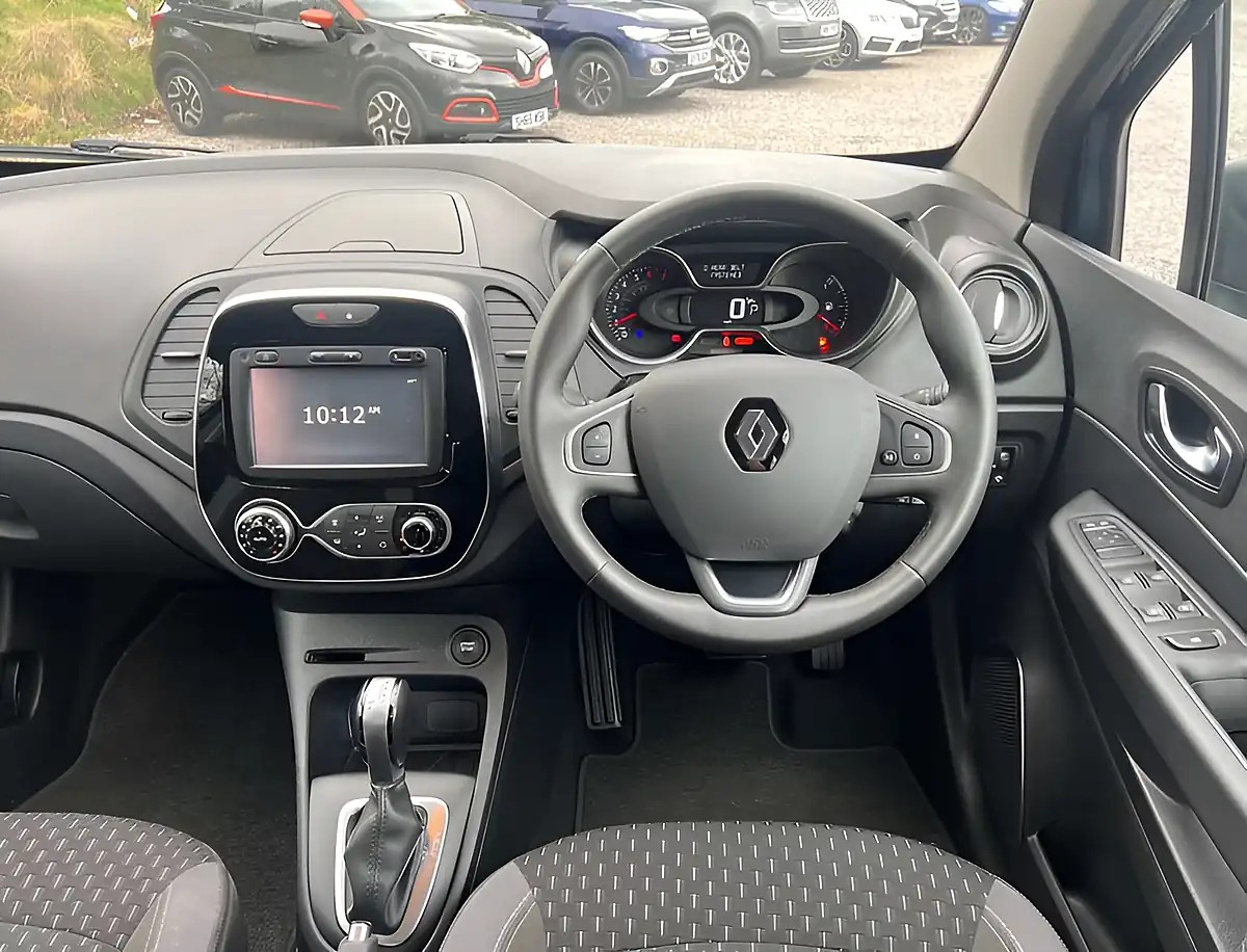 Used 2018 Renault Captur Dynamique Nav Ocean Blue - Interior and Exterior details 16