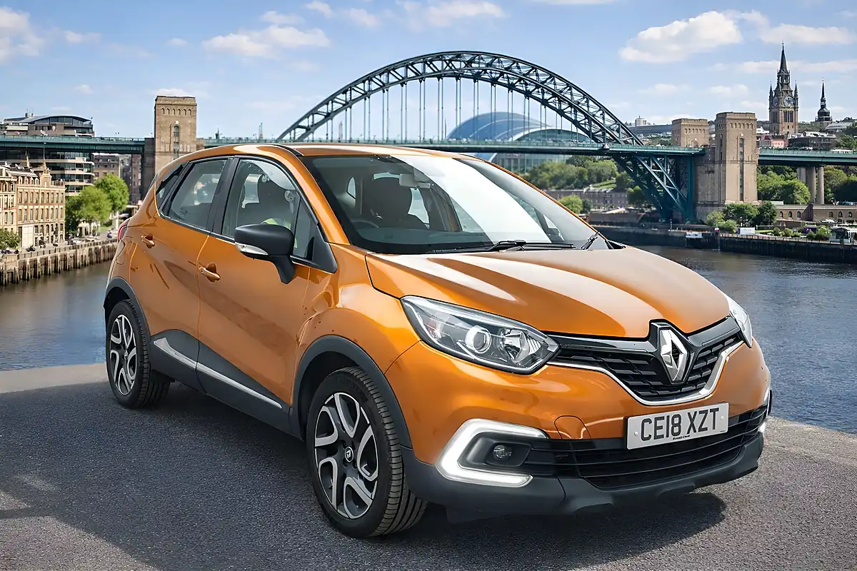 Used 2018 Renault Captur Dynamique Nav Orange - Front View